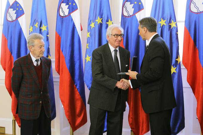 Predsednik Pahor vročil državno odlikovanje medaljo za zasluge Franku Košuti